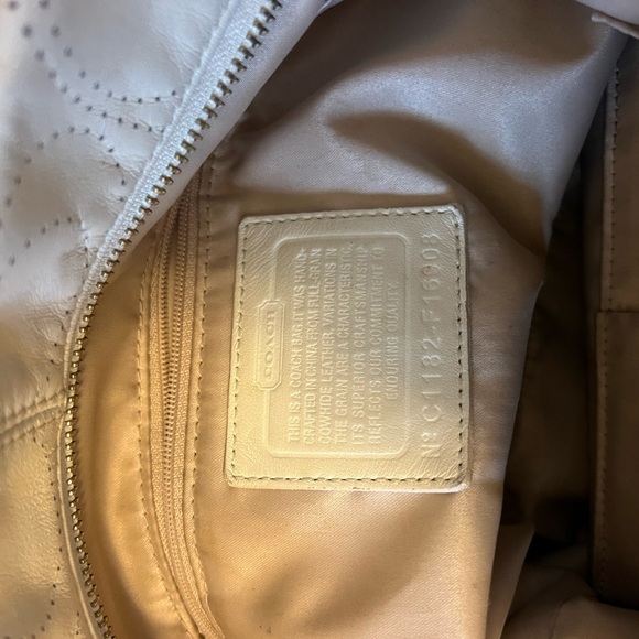 Vintage Coach Leather Purse - Picture 4 of 7